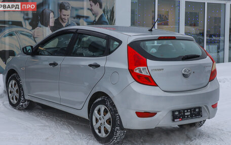 Hyundai Solaris II рестайлинг, 2013 год, 700 000 рублей, 15 фотография