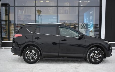 Toyota RAV4, 2017 год, 2 470 000 рублей, 4 фотография