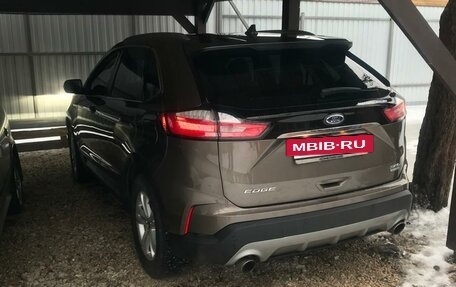 Ford Edge II рестайлинг, 2019 год, 2 850 000 рублей, 2 фотография