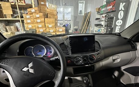 Mitsubishi L200 IV рестайлинг, 2008 год, 1 400 000 рублей, 8 фотография