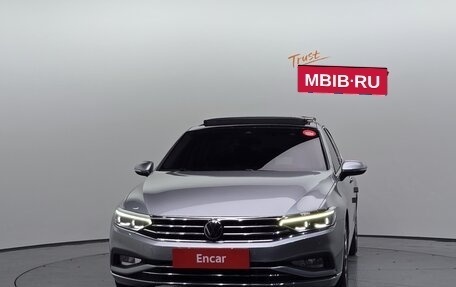 Volkswagen Passat B8 рестайлинг, 2021 год, 2 900 000 рублей, 3 фотография