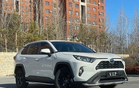 Toyota RAV4, 2022 год, 2 890 000 рублей, 2 фотография