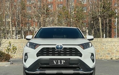 Toyota RAV4, 2022 год, 2 890 000 рублей, 3 фотография