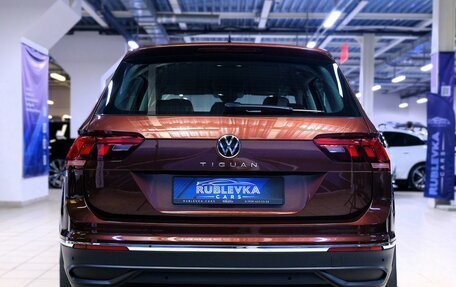 Volkswagen Tiguan II, 2021 год, 2 799 000 рублей, 6 фотография