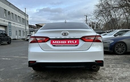 Toyota Camry, 2018 год, 2 930 000 рублей, 10 фотография