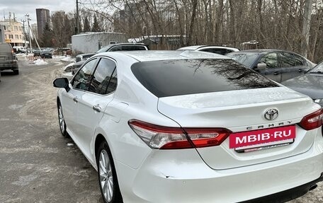 Toyota Camry, 2018 год, 2 930 000 рублей, 20 фотография