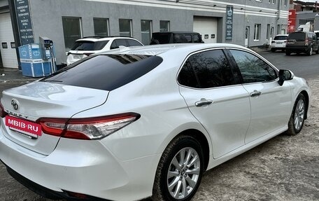 Toyota Camry, 2018 год, 2 930 000 рублей, 17 фотография