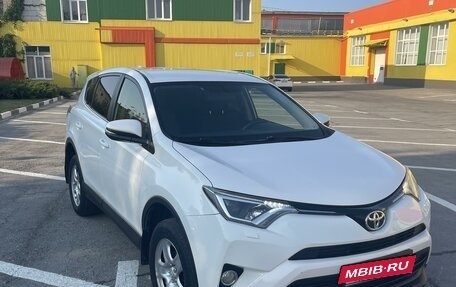 Toyota RAV4, 2015 год, 2 700 000 рублей, 2 фотография