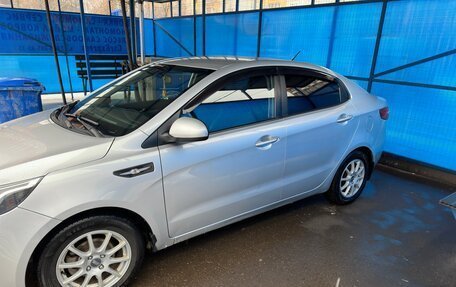 KIA Rio III рестайлинг, 2013 год, 700 000 рублей, 3 фотография