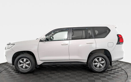 Toyota Land Cruiser Prado 150 рестайлинг 2, 2019 год, 4 895 000 рублей, 8 фотография