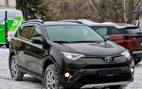 Toyota RAV4, 2018 год, 2 350 000 рублей, 4 фотография