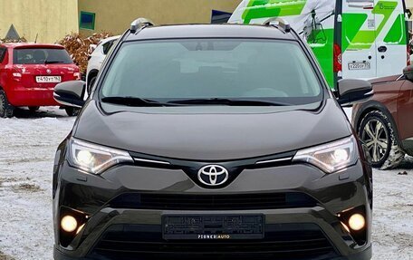 Toyota RAV4, 2018 год, 2 350 000 рублей, 3 фотография