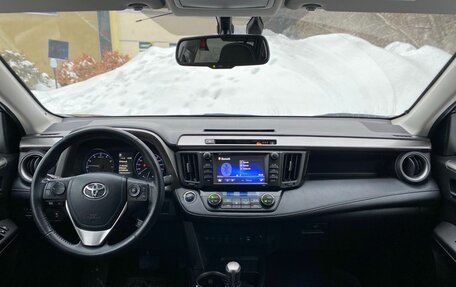 Toyota RAV4, 2018 год, 2 350 000 рублей, 9 фотография