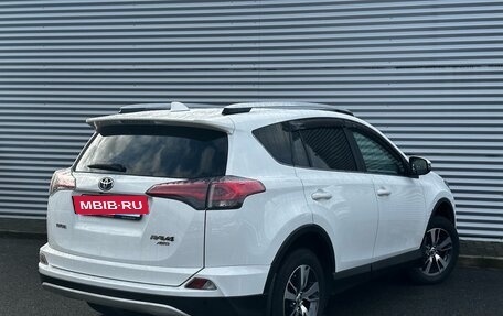 Toyota RAV4, 2018 год, 2 990 000 рублей, 2 фотография