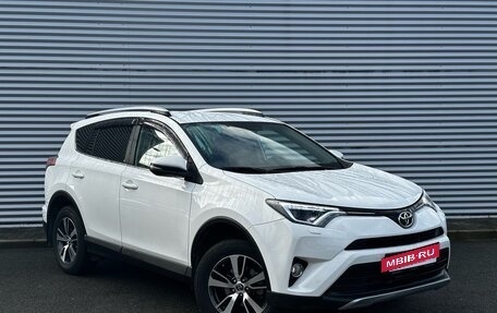 Toyota RAV4, 2018 год, 2 990 000 рублей, 3 фотография