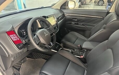 Mitsubishi Outlander III рестайлинг 3, 2021 год, 2 423 500 рублей, 9 фотография