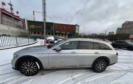 Mercedes-Benz E-Класс, 2019 год, 3 790 000 рублей, 5 фотография