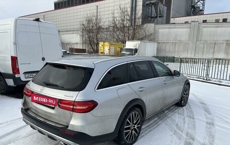 Mercedes-Benz E-Класс, 2019 год, 3 790 000 рублей, 2 фотография