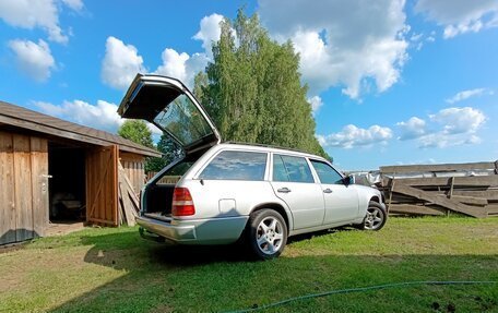 Mercedes-Benz E-Класс, 1994 год, 570 000 рублей, 3 фотография