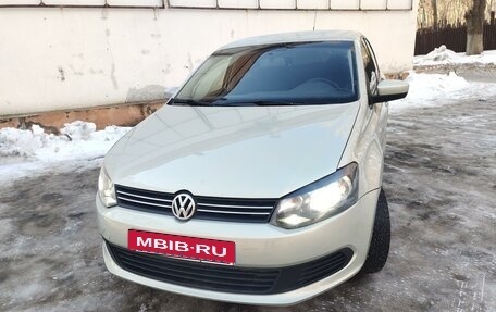 Volkswagen Polo VI (EU Market), 2011 год, 640 000 рублей, 2 фотография