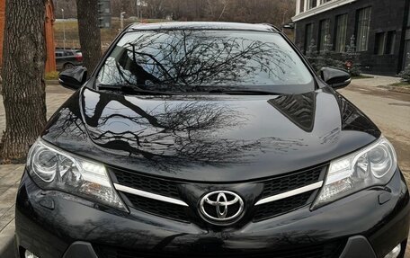 Toyota RAV4, 2014 год, 2 200 000 рублей, 3 фотография