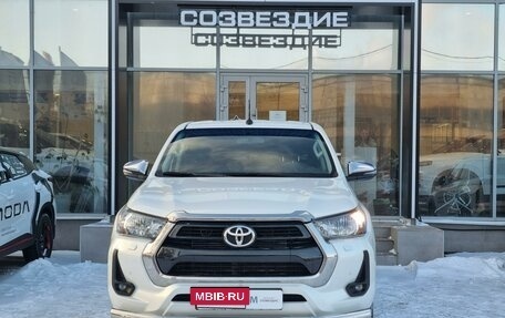 Toyota Hilux VIII, 2020 год, 4 399 000 рублей, 2 фотография