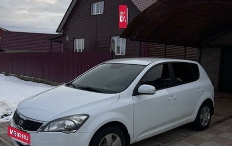 KIA cee'd I рестайлинг, 2010 год, 800 000 рублей, 3 фотография