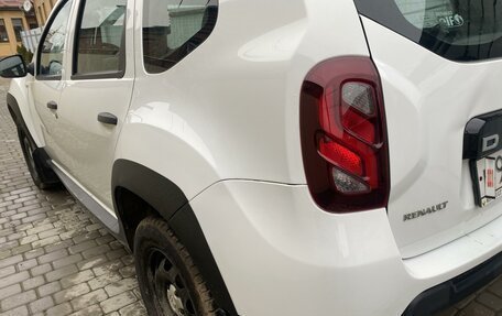 Renault Duster I рестайлинг, 2017 год, 999 999 рублей, 6 фотография