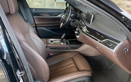 BMW 7 серия, 2020 год, 6 300 000 рублей, 17 фотография