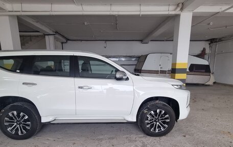 Mitsubishi Montero Sport, 2023 год, 5 990 000 рублей, 4 фотография