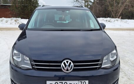 Volkswagen Sharan II, 2013 год, 1 675 000 рублей, 2 фотография