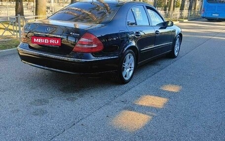 Mercedes-Benz E-Класс, 2004 год, 1 100 000 рублей, 2 фотография