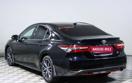 Toyota Camry, 2021 год, 3 449 000 рублей, 7 фотография