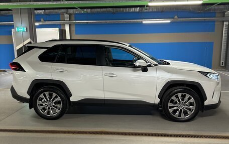 Toyota RAV4, 2022 год, 4 300 000 рублей, 5 фотография