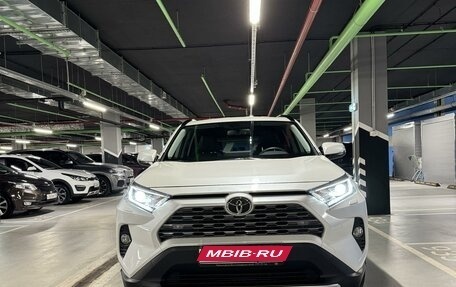 Toyota RAV4, 2022 год, 4 300 000 рублей, 3 фотография