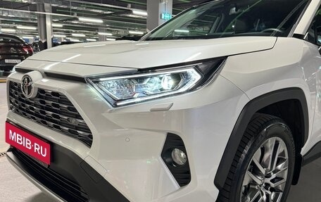 Toyota RAV4, 2022 год, 4 300 000 рублей, 4 фотография