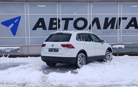 Volkswagen Tiguan II, 2018 год, 2 193 000 рублей, 2 фотография