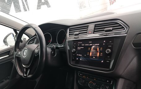 Volkswagen Tiguan II, 2018 год, 2 193 000 рублей, 6 фотография