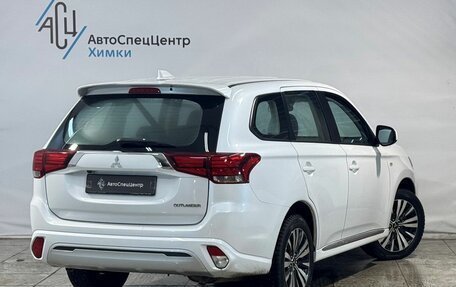 Mitsubishi Outlander III рестайлинг 3, 2022 год, 2 599 800 рублей, 2 фотография