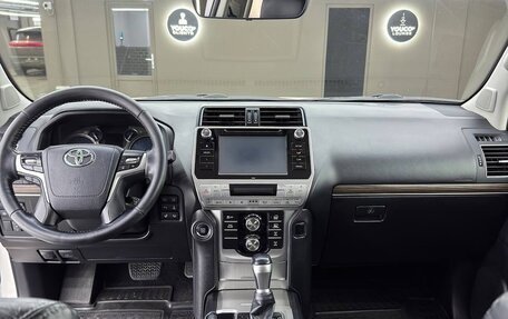 Toyota Land Cruiser Prado 150 рестайлинг 2, 2018 год, 5 290 000 рублей, 10 фотография