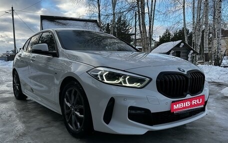 BMW 1 серия, 2021 год, 3 150 000 рублей, 7 фотография