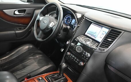 Infiniti FX II, 2013 год, 2 340 000 рублей, 13 фотография