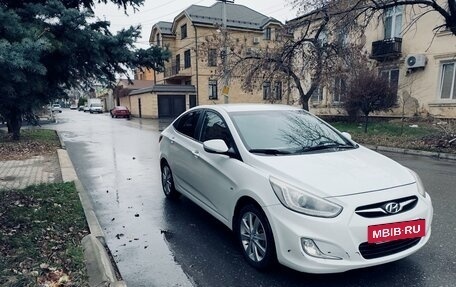 Hyundai Solaris II рестайлинг, 2013 год, 850 000 рублей, 5 фотография