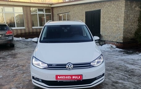 Volkswagen Touran III, 2017 год, 1 800 000 рублей, 4 фотография