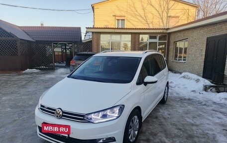 Volkswagen Touran III, 2017 год, 1 800 000 рублей, 20 фотография