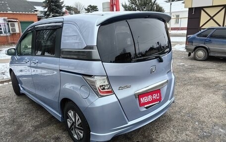 Honda Freed I, 2012 год, 1 390 000 рублей, 2 фотография