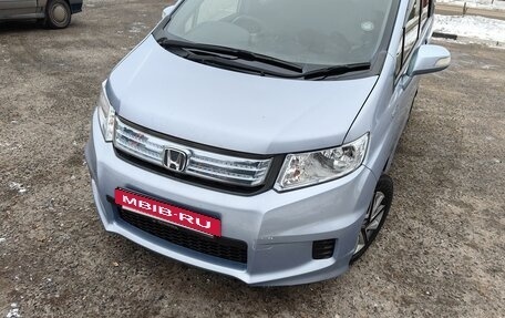 Honda Freed I, 2012 год, 1 390 000 рублей, 5 фотография