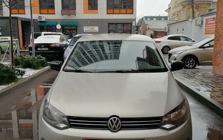 Volkswagen Polo VI (EU Market), 2011 год, 900 000 рублей, 2 фотография