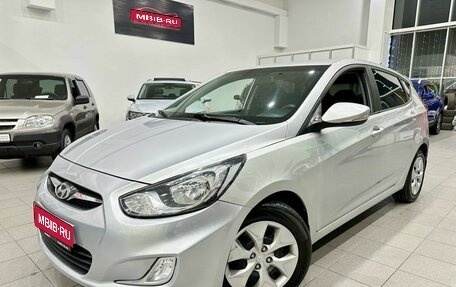 Hyundai Solaris II рестайлинг, 2012 год, 819 000 рублей, 1 фотография