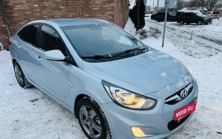 Hyundai Solaris II рестайлинг, 2012 год, 875 000 рублей, 2 фотография